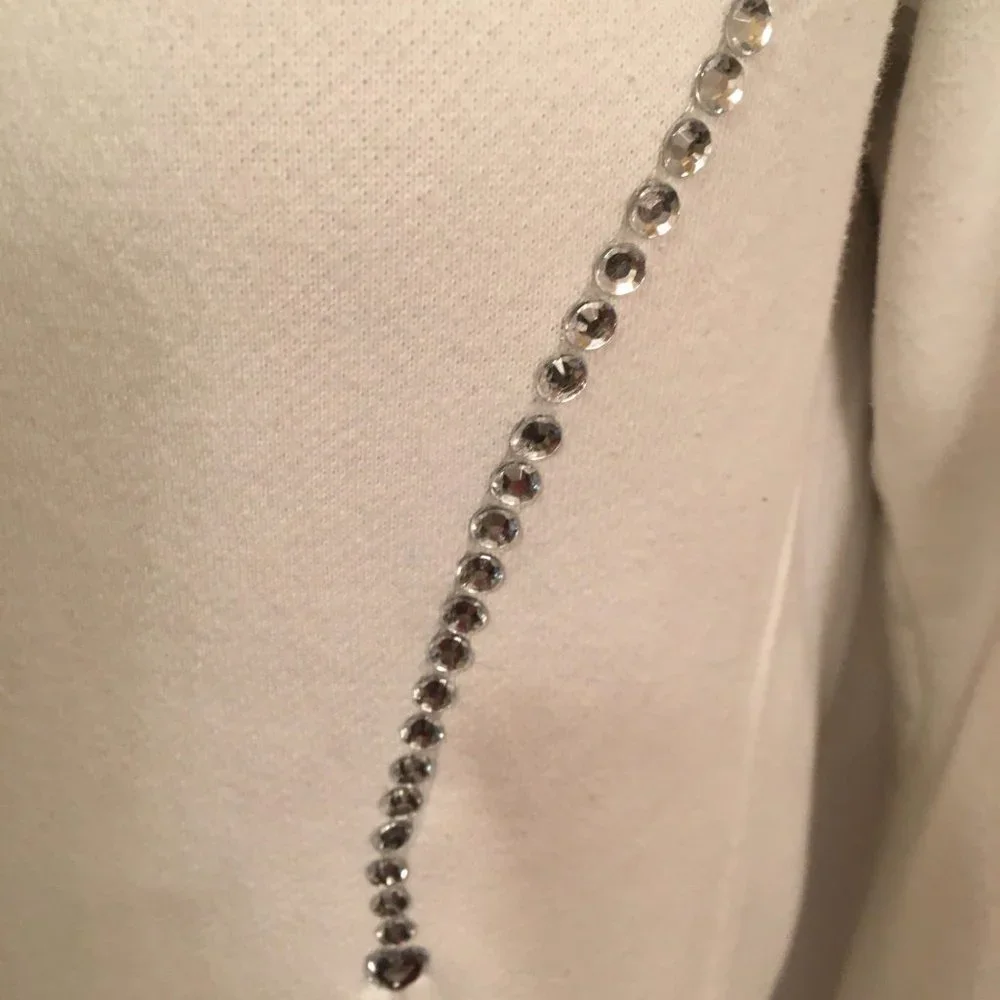 ADORABLE y2k hoodie with hello kitty logo and crystal details! - Picture 10 of 15